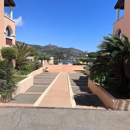 Vue Clim 4 à 5 Couchage Ne S Saint-Raphaël