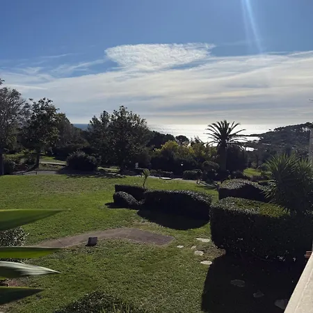 Vue Clim 4 A 5 Couchage Ne S * Saint-Raphael (Var)